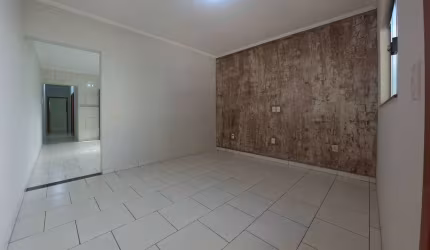 Casa à venda em Hortolândia-SP: 2 quartos, 2 salas, 1 banheiro, 2 vagas de garagem e 98m² no Jardim Terras de Santo Antônio!