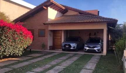 Condomínio Reserva da Serra Casa térrea.  Área do terreno: 504m Área construída: 208m Casa térrea, sem vizinho nos fundos, casa com 3 suítes + lavabo
