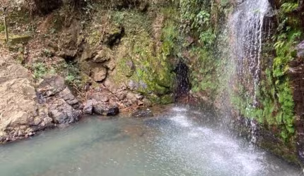 Chácara de luxo à venda em Andradas-MG, Zona Rural: 4 quartos, 4 suítes, 3 salas, 5 banheiros, 5 vagas, 300m² de área.