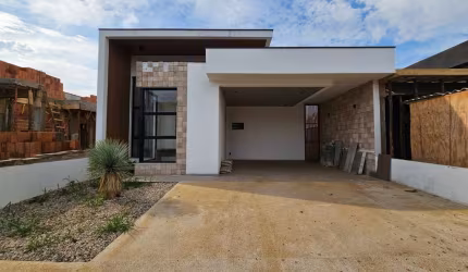 Venda de Casa em Condomínio de Alto Padrão em Hortolândia-SP, Residencial Jardim do Jatobá: 3 quartos, 1 suíte, 2 salas, 2 banheiros, 4 vagas de garagem, 160m².