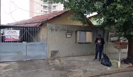 Imperdível oportunidade: Casa à venda na Vila Independência, Piracicaba-SP, com 4 quartos, 1 suíte e 200m² de área.