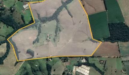 Conheça o incrível Sítio à venda em Área Rural de Itapetininga-SP: 2 quartos, 1 sala, 1 banheiro, 1 vaga de garagem e 968.000,00 m² de área!