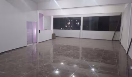 Excelente Oportunidade: Galpão Comercial à Venda em Osasco-SP, no Bairro Helena Maria! 3 Salas, 2 Banheiros, 10 Vagas, 255m².