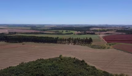Fazenda à venda em Itaí-SP, na Área Rural, com 1 quarto, 1 banheiro e 1.379.400,00 m² de área. Venha conferir!