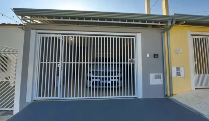 Casa térrea com 3 quartos, sendo 1 suíte, todos com ar condicionado instalado  Casa recém reformada, lindos acabamentos e com churrasqueira a carvão  Excelente localização  Características: 110m² de c