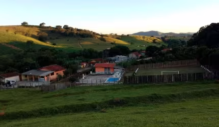 Chácara 12000m2 Casa Sede 3 Dorms, Sala, 2 Cozinha, Banheiro, 3 Vagas Cobertas,