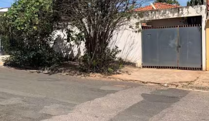 Casa Térrea 90m2 2 Dorms, Sala, Cozinha Americana, Banheiro, 1 Vaga Coberta e 1 Descoberta, Terreno 250m2.