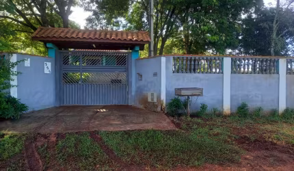 Chácara 1000m2 Casa 90m2 2 Dorms 1 Suíte, Sala, Cozinha, Banheiro Social, Sala, Lavanderia, Área Gourmet, Garagem Coberta