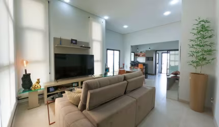 Cassa Térrea 146m2 3 Dorms 1 Suíte c/Closet, sala com excelente integração a cozinha, área gourmet com churrasqueira, 4 vagas sendo 2 cobertas, Lavabo
