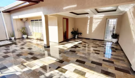 Casa Terrea 200m2 3 Dorms 1 Suíte, Sala de TV com painel e ar-condicionado (quente/frio)1-Suíte com guarda-roupa planejado e Ar Cond, Permuta por Apto