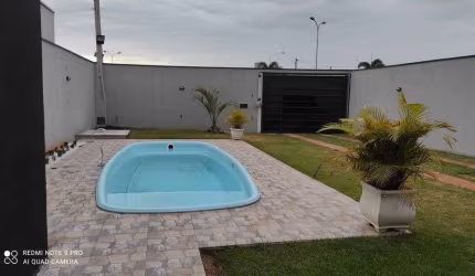 Imperdível! Casa à venda em Nova Odessa-SP, Jardim Monte das Oliveiras: 2 quartos, 2 salas, 2 banheiros, 5 vagas de garagem, 90,00m².