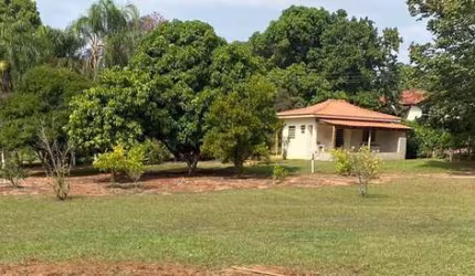 Chácara 1500m2 Casa Sede 60m2 2 Dorms, Cozinha, Banheiro, Varanda, Aceita Veículos ate R$ 69.000,00 Como parte da Permuta