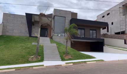 Casa Duplex 375m2 4 Suítes, Sala Estar/Jantar e Tv, Cozinha, 7 Banheiros, Piscina c/Hidro Aquecida c/ Placa Inox e Piso ao Redor em Mármore, Aqu Solar