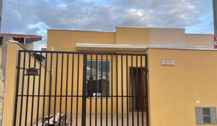 Casa Térrea 70m2 2 Dorms, Sala, Cozinha Americana c/Balcão de Granito, Banheiro, Quintal, Terreno 125m2 5X25
