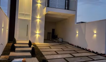 Casa Duplex 191,02m2 3 Suítes, Sala Extensa, Cozinha c/Balcão de Granito, Piscina c/Leds, Área Gourmet c/Churrasqueira e Pia, Lavabo, 1 Vaga Coberta