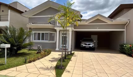 Casa Térrea 290m2 3 Suítes, Escritório, Sala Ampla, Cozinha, Espaço Gourmet, 4 Vagas 2 Cobertas e 2 Descobertas, 528m2 Terreno, Frente Área de Lazer.
