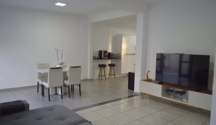 Casa Térrea 287m2 4 Dorms 1 Suíte,Sala,Cozinha,Banheiros,4 Vagas,Ar Cond,Armarios Embutidos,Cooktop,Lavanderia,Despensa,Portão Eletronico,Cameras Seg.