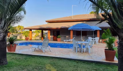 Chácara 2400m2, Casa Sede 150m2, 3 Dormitórios, 3 Banheiros, Área Gourmet com Piscina e Churrasqueira, Árvores Frutíferas, Condomínio Fechado