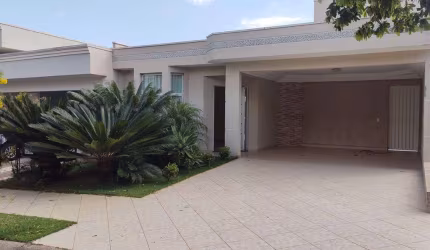 Casa 198m2 no Condomínio Yucatán, 3 Dormitórios Sendo 1 Suíte, Cozinha Americana Planejada, Edícula, Área Gourmet com Churrasqueira e Piscina, 4 Vagas