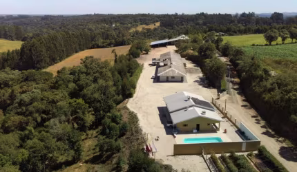 Frigorifico 700m2, Todo Equipado, Câmeras Frias, Monitorada Por Câmeras e Alarme, Escritórios, Almoxarifado, Refeitório, Casa Sede 260m2, 4 Canil