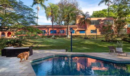 Chácara 59.000m2 no Condomínio Tiê Campinas, Rico em Água com 3 Lagos, Casa Sede, Duas Casas De Hospoedes, Piscina, 2000m2 em Área Construída