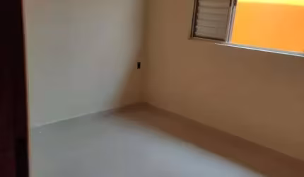 Casa 90m2, 2 Dormitórios, 1 Banheiro Social, Cozinha Americana, 1 Vaga de Garagem, Quintal Amplo, Ótima Localização, 125 m2 de Terreno