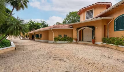 Mansão Duplex 951,04m2, 6 Suítes Sendo 2 Master, Moveis Planejados, Lazer Completo, Lareira, 5 Salas, Varanda Gourmet, Jardim Amplo, Escritório, Horta