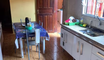 Casa 67m2, 3 Dormitórios, 1 Banheiro, Sala, Cozinha, 1 Vaga de Garagem Coberta, Ótima Localização, Com Escritura
