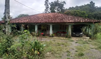 Chácara 1 Alqueire, Casa Sede com 350m2, 3 Dormitórios, 2 Suítes, 2 Salas, Casa Avarandada, Piscina, Poço Artesiano