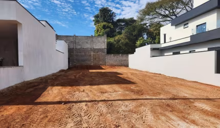 Terreno 300m2 no Condomínio São Luiz, Pronto para Construir, Área de Lazer Com Playground, Portaria 24 Horas, Ótima Localização