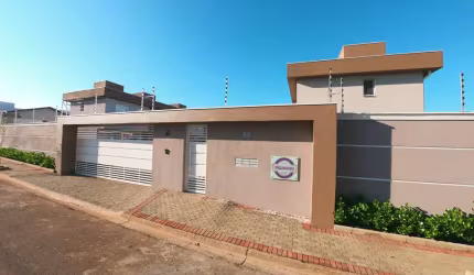 Casa Sobrado 98,50m2 no Condomínio Villagio La Luna, 2 Suítes+Lavabo, 2 Vagas de Garagem, Acabamento em Porcelanato,  Ótima Localização
