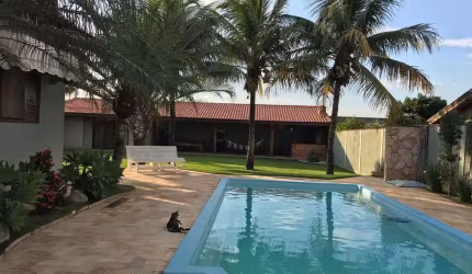 Chácara 1000m2, Casa Sede com 380m2, 3 Dormitórios, 1 Suíte, Moveis Planejados, Área Gourmet Com Churrasqueira, Piscina, Edícula, Bar, Quarto Hospede