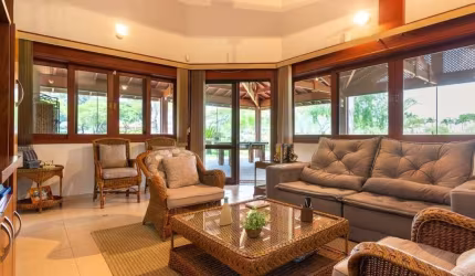 Fazenda 62,76 Alqueires, Rica em Água Com Lago, Casa Sede com 300m2, 34 Baias, Área de Lazer,Escritório,Poços Artesianos,Galpões, Casa de Funcionarios