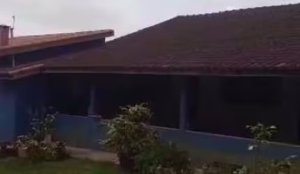 Chácara 32.900m2, 14mil m2 em Parreiras, Barracão de 100m2, Casa Sede com 160m2, 2 Dormitórios, Área de Churrasqueira, Ótima Localização