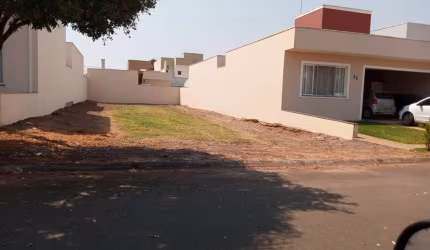 Terreno 300m2 no Condomínio Campos do Conde 2, Área de Lazer Completa, Portaria 24hr, Rondas de Segurança 24hr, Ótima Localização