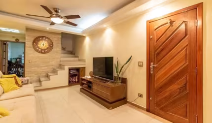 Casa Duplex 129m2, 3 Dormitórios, 2 Vagas de Garagem, Varanda, Área de Serviço, Churrasqueira, Lavabo, Forno e Fogão a Lenha