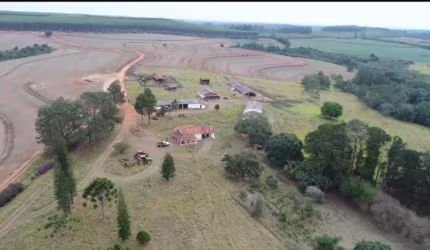 Fazenda de luxo à venda em Pardinho-SP, Zona Rural: 3 quartos, 2 suítes, 3 salas, 3 banheiros, 3 vagas. Área de 2.516.800,00 m².