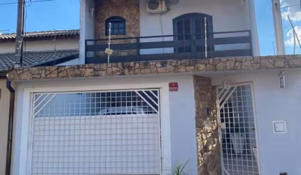 Casa Duplex 198m2 3 Dorms 1 Suíte c/Hidro todas com Planejados e Ar Cond,Lavanderia,Área Gourmet,3 Vagas Cobertas,Aceita Permuta Apto,Casa,Carro