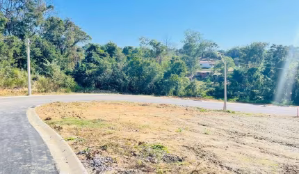 Montana Residence Lotes a Partir de 250m2 Ótima Localização,Lazer Completo,Piscina,Quadra,Área Gourmet c/Churrasqueira,Portaria 24hs