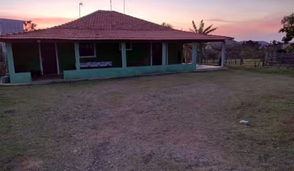 Sítio 1 Alquere,Bem Cercado,Facil Acesso,Cheio de Vida,Casa 3 Dorms,Sala,Cozinha,banheiro,Lavanderia,3 Vagas Garagem