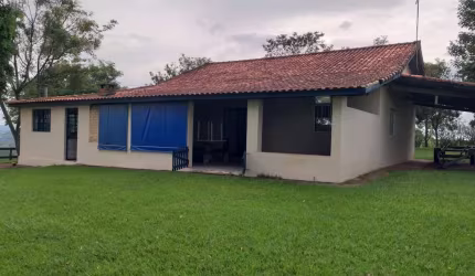 Sítio 25 Alqueires 11 Alqueires c/Eucalipto,3 Reserva e Grota,11 Pasto,800mts Asfalto,Casa Sede 2 Dorms 1 Suíte,wc,Área de Churrasqueira,Casa Caseiro,