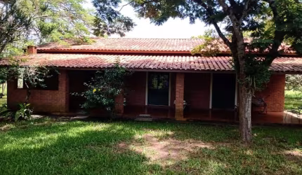 Sítio 23 Alqueires,Terra Fértil,Muito Boa,Rio Fundo Propriedade,Benfeitorias otima Estrutura,Casa Sede 3 Dorms 1 Suíte,Churrasqueira,Piscina