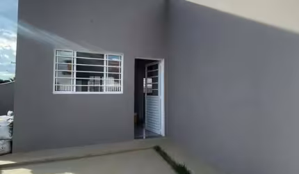 Imperdível oportunidade! Casa à venda em Tatuí-SP, Jardim Santa Rita de Cássia, 2 quartos, 1 sala, 1 banheiro, 1 vaga de garagem.