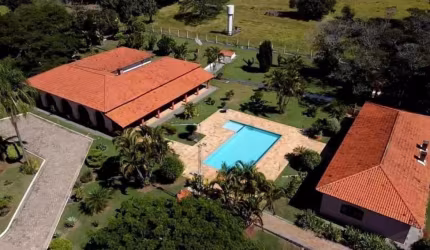 EXCELENTE FAZENDA A VENDA NA REGIÃO DE AVARÉ - SP ??    Área Total: 137 Alqueires ou 332 Hectares   Agricultura: 80 Alqueires (Será Plantado Cana)  Usina: Rio Pardo Até 2.037  Reserva e App: 25%  Topo