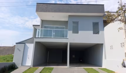 Casa em condomínio fechado Terreno 250,00m².  Área construída 233,69m²  ? Casa com garagem para 4 carros cobertos e 3 descobertos ? Deposito na garagem com 15,00m² ? 3 dormitórios sendo uma suíte com 