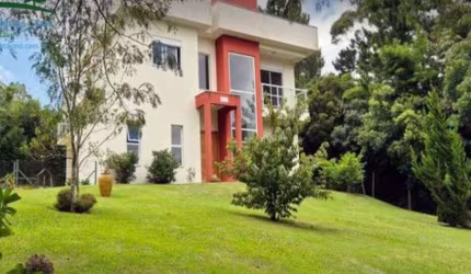 Casa de alto padrão à venda em condomínio no Carmo, São Roque-SP: 4 quartos, 1 suíte, 3 salas, 3 banheiros, 6 vagas de garagem, 294,82m².