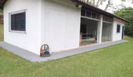 Chácara à venda em Pilar do Sul-SP, bairro Zona Rural: 2 quartos, 1 sala, 1 banheiro, 3 vagas de garagem, 90m².