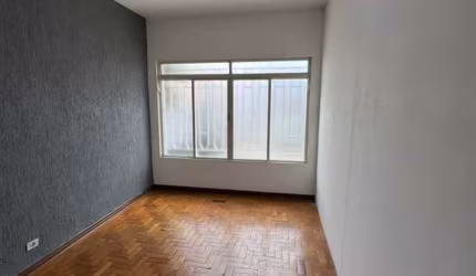 Casa Comercial à Venda ou Locação em Jacareí-SP, Parque Brasil: 3 Quartos, 2 Salas, 2 Banheiros, 3 Vagas, 140m²!