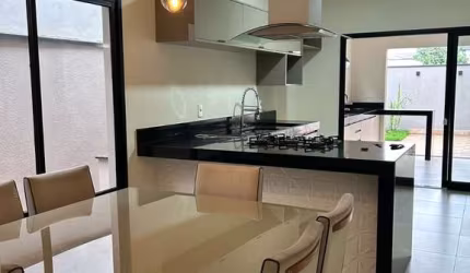 Imperdível oportunidade de adquirir casa em condomínio no Residencial Jardim do Jatobá - Hortolândia-SP - 3 quartos, 1 suíte, 2 salas, 2 banheiros, 4 vagas de garagem, 150m²!