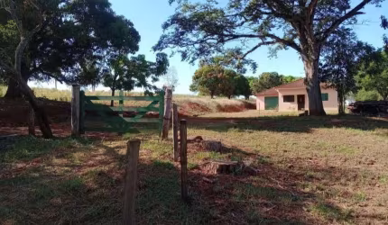 Sítio à venda em Pilar do Sul-SP, com 2 quartos, 2 salas, 2 banheiros e 2 vagas de garagem!